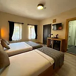 Konagi Hotel *